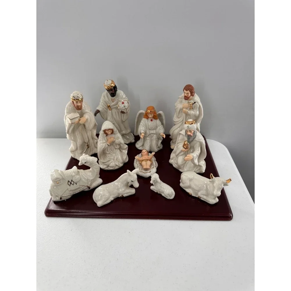 Vintage May Department Stores‎ Nativity Christmas 12 Figures Wood Base Read